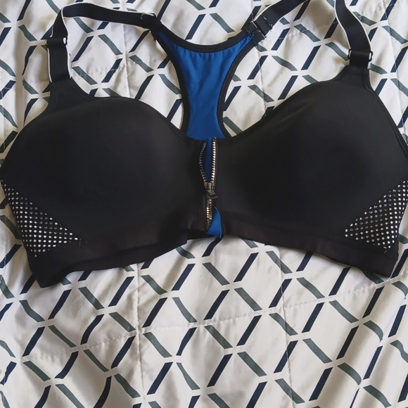 Maidenform Other - Sport bra Buy 2 items Get For $5.00
